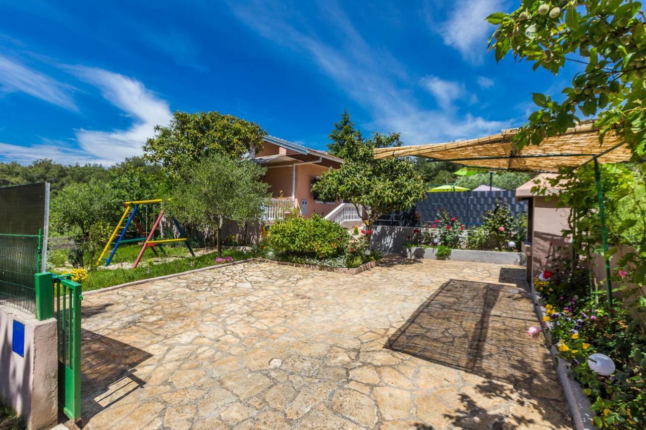 Holiday Home Flora Задар Екстер'єр фото
