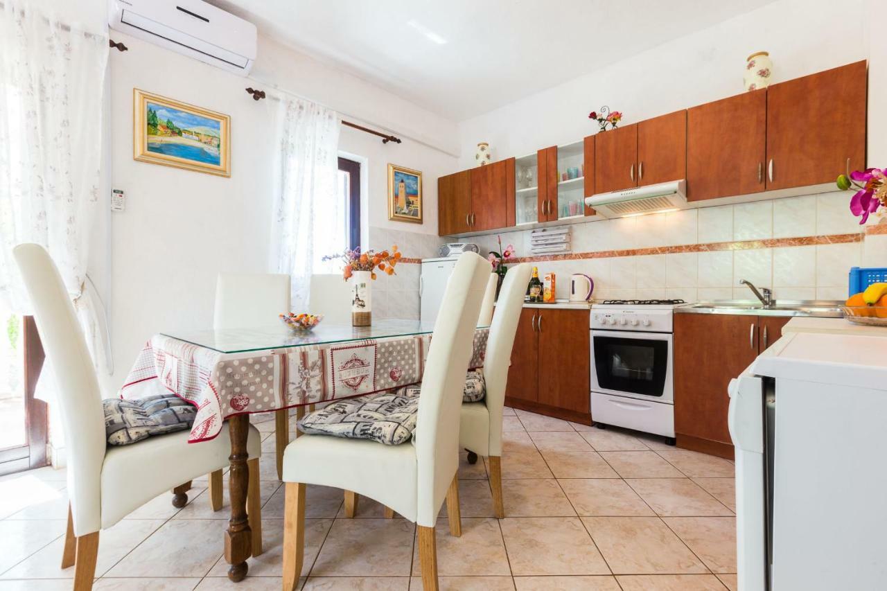 Holiday Home Flora Задар Екстер'єр фото