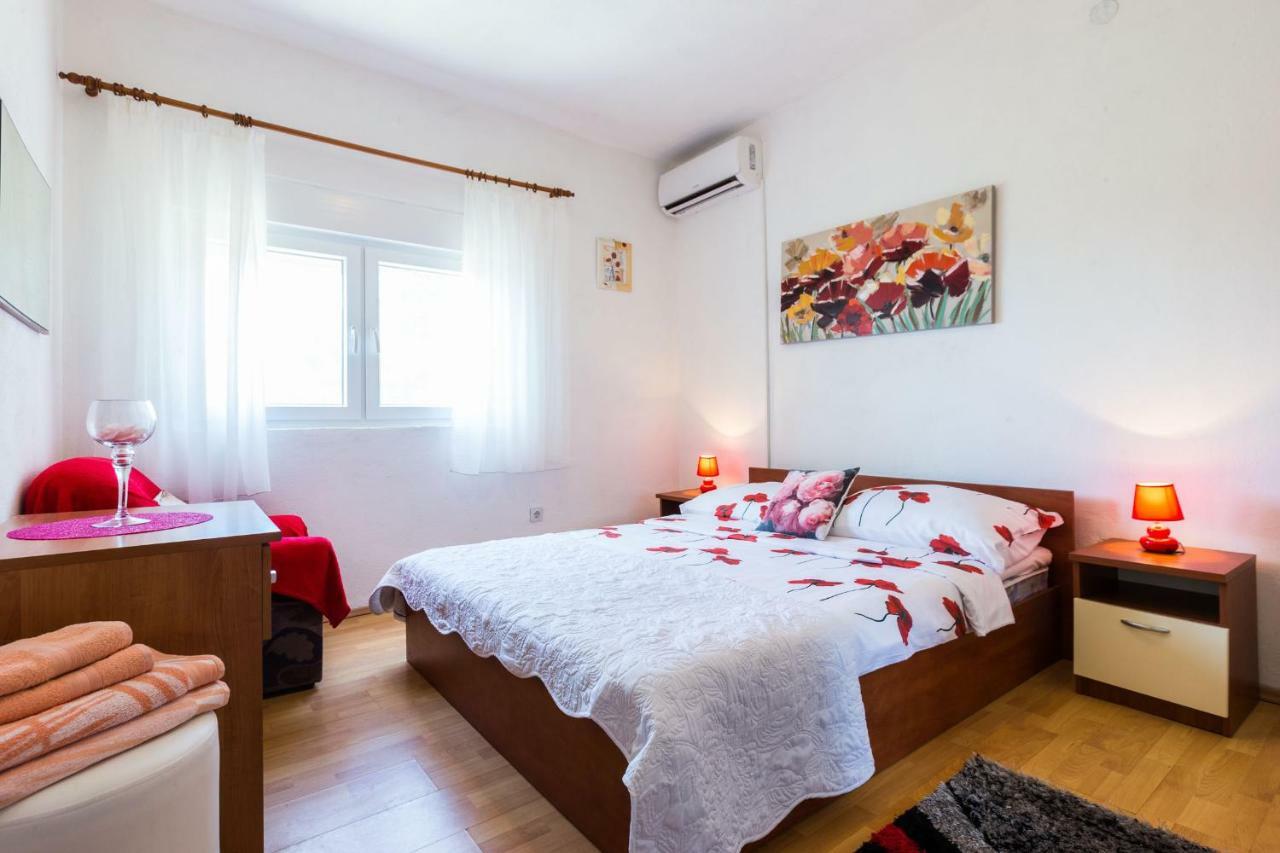 Holiday Home Flora Задар Екстер'єр фото